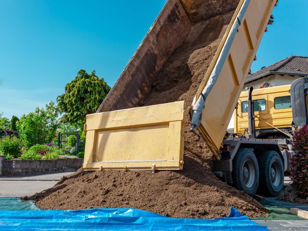 Landscaping Soil Delivery in Glendale