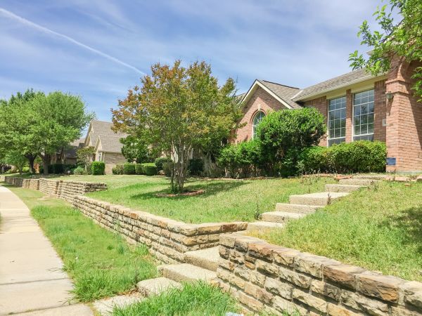 Sloped Yard Landscaping in Glendale